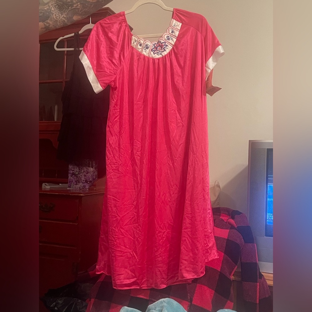 nylon nightgown vintage new w/tags one size 35 inches long embroidered top